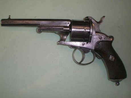 Vendo revolver Chamelot-Delvigne, cal 11 mm., inscrito en el libro de coleccionista.
 
El Chamelot-Delvigne 01