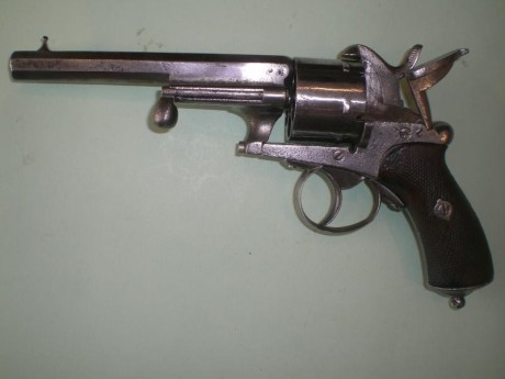 Vendo revolver Chamelot-Delvigne, cal 11 mm., inscrito en el libro de coleccionista.
 
El Chamelot-Delvigne 00