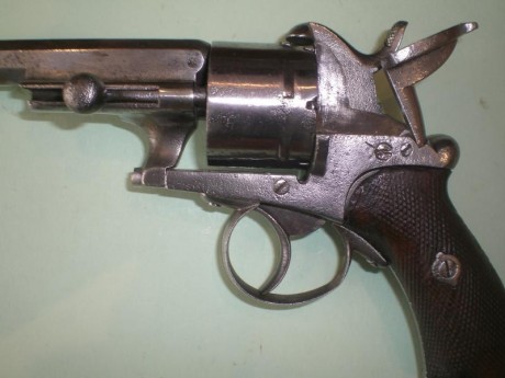Vendo revolver Chamelot-Delvigne, cal 11 mm., inscrito en el libro de coleccionista.
 
El Chamelot-Delvigne 11