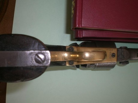 vendo colt modelo Army 1860, cal. 44, inscrito en el libro de coleccionista, con todos sus números iguales, 11