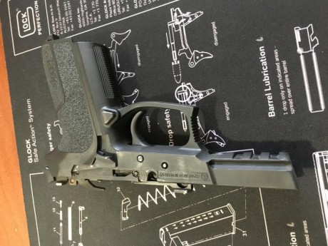 Hola vendo mi Sig Sauer Sp 2022 del 9 mm parabellum con 200 cartuchos tirados, está impoluta y va fenomenal, 12