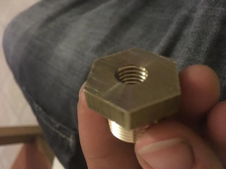 Bueno pues un amigo me pidió un utensilio para no tener que andar pegando tiros para vaciar el depósito 01