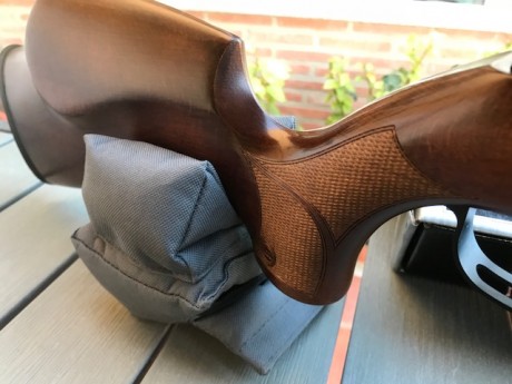 Vendo carabina pcp Bsa Ultra del calibre 5,5 con culata de madera (beech). La compré hace un año en una 02