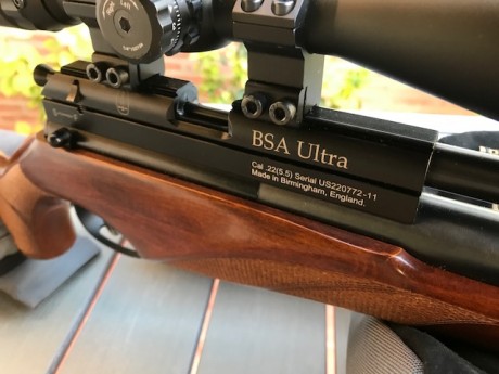 Vendo carabina pcp Bsa Ultra del calibre 5,5 con culata de madera (beech). La compré hace un año en una 01