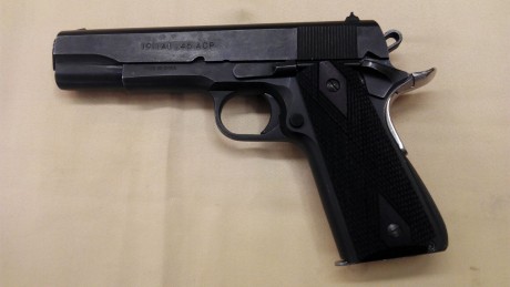 Vendo pistola NORINCO , modelo 1911 calibre 45,Seguro empuñadura sobredimensionado , martillo custom aligerado 00