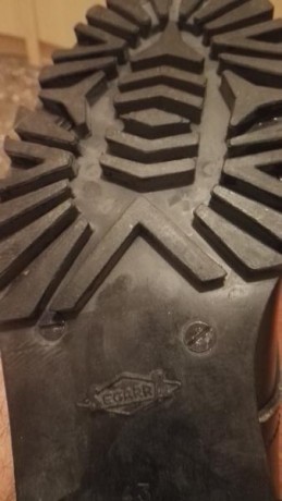 Buenas tardes

Vendo botas marca Segarra TALLA 43 a estrenar.

Están en Barcelona, no interesan cambios, 01