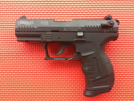 -Hola,
pongo a la venta esta pequeña pistola Walther P22 calibre 22LR guiada en F, apenas usada,la tengo 00