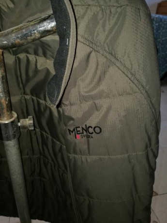 Vendo estas dos chaquetillas tecnicas, una de marca "Badlans" modelo Impact,talla L.
Otra chaquetilla 00
