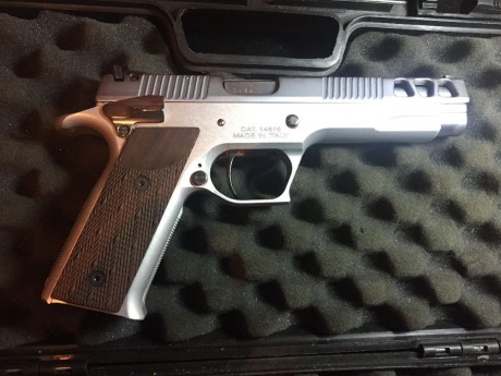 Se vende esta preciosa PARDINI GT9, 6", muy cuidada, y muy precisa. Se vende junto con su maletín 01