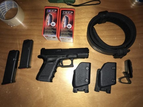 Vendo Glock 23 en perfecto estado con dos cargadores, miras regulables y rabera prolongada. Se adjunta 21