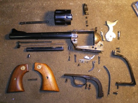 Hola, he visto posts antiguos sobre si era mejor Uberti o Pietta, y menos antiguos sobre la evolución 00