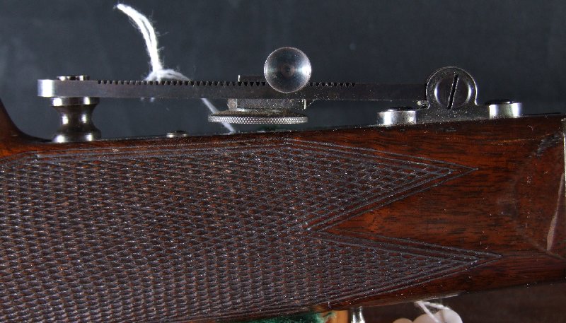 Bueno, otra bateria de fotos para que os fijeis en como hay que hacer un estuche para un rifle . . . 52