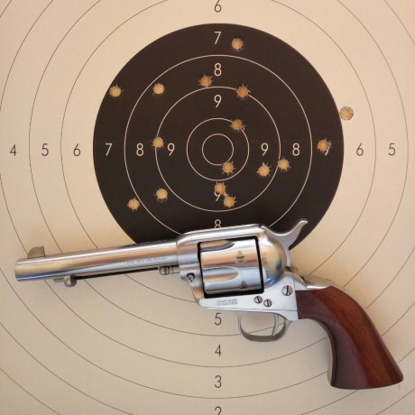Hola, he visto posts antiguos sobre si era mejor Uberti o Pietta, y menos antiguos sobre la evolución 50