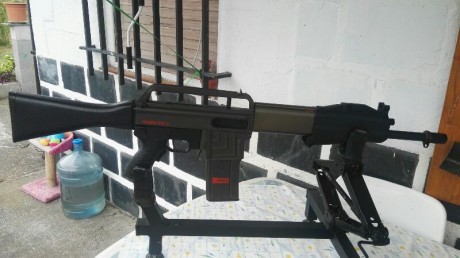 Esta para cambio en el foro de trueques 
El precio para su venta es de 700 e mas portes esta en muy buen 00