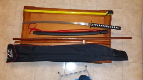katana de la marca cas hanwei precio 249 € CON FILO. PRECAUCION Y MANTENERLA FUERA DEL ALCANCE DE LOS 02