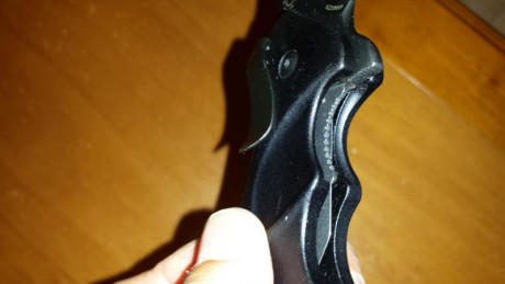 CRK220KKP cuchillo CRKT Foresight Acero Liso AUS-8 de la manija Titanium Alu precio 50 €
estado nuevo 01