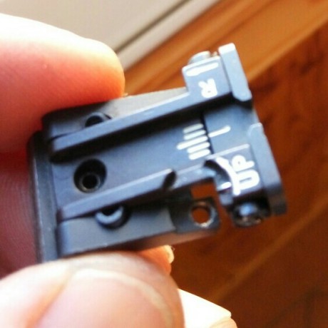 Buenas,

He perdido el tornillo que regula la elevación en una de mis alzas LPA, sabéis si se pueden conseguir 01