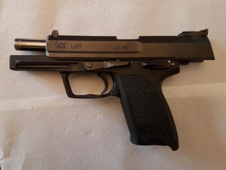 (REBAJADA A 295€)
Vendo pistola HK-USP standar (la usada por las FF.CC.) en calibre 40 S&W. en perfecto 00