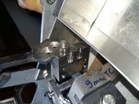 Pues ahí va eso..
He pillado otro molde nuevo al eslovaco y no veais como va. Es un molde custom, de hierro, 10