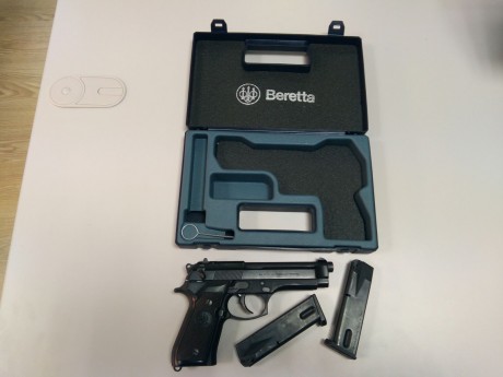   Se vende Beretta FS-92, en muy buen estado, con poco mas de 800 disparos, el precio 325€ 02