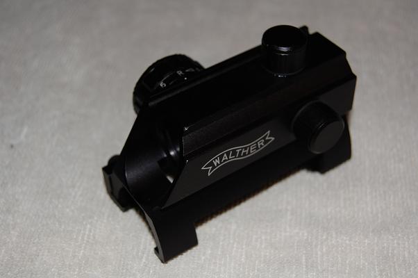 Pues éso, que tengo una carabina Ruger 10/22 y le quiero acoplar un visor holográfico Walther.
Los problemas 00