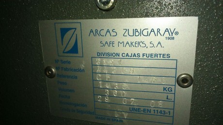 VENDO CAJA FUERTE GRADO IV -CON ESTANTES QUE SE PUEDEN QUITAR Y CAJÓN CON LLAVE DE SEGURIDAD 
MEDIDAS 02