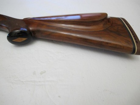 Buenos días para todos,

vendo escopeta de corredera Winchester modelo 12 de trombón y calibre 12, que 12