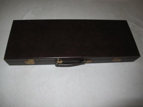 Buenos días a todos,

vendo express Browning superpuesto cal. 9,3 x 74R y cañones de escopeta adicionales 02