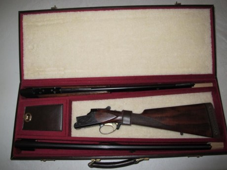 Buenos días a todos,

vendo express Browning superpuesto cal. 9,3 x 74R y cañones de escopeta adicionales 01