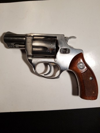 Se pone  a la venta revolver Astra 680, calibre 38 especial...se entrega con funda interior, precio 120€, 00