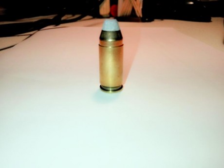 Que cartucho es este ???
Lo que sé:
Es 9 parabellum.
Me regaló unos pocos, junto con algunos "trastos", 02