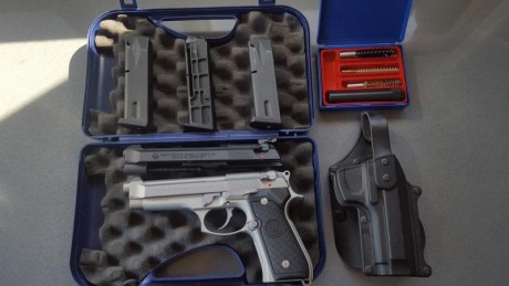 Se vende preciosa beretta 92fs inox de 9mm con kit conversor a calibre 22,se incluyen 2 cargadores de 01