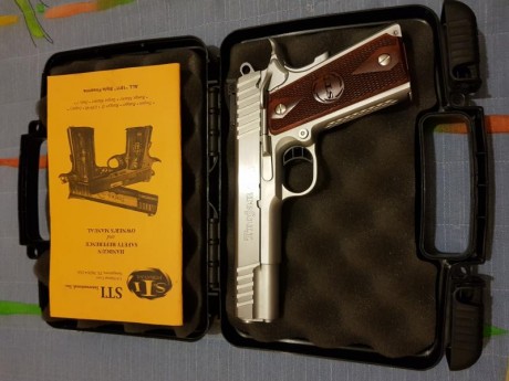 Buenas, vendo esta magnifica pistola una S.T.I Trojan 5" en inox, el estado de la misma es impecable. 02