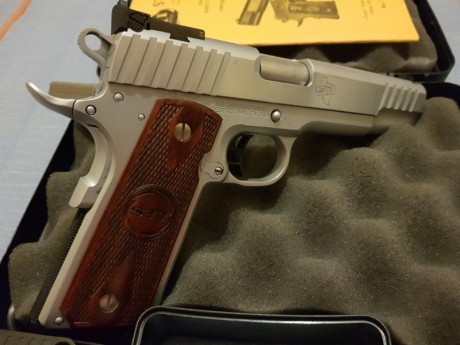 Buenas, vendo esta magnifica pistola una S.T.I Trojan 5" en inox, el estado de la misma es impecable. 01