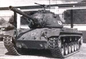 Buenas noches a todos

El caso es que me dispongo a hacer una maqueta de mi carro favorito: el M-47E1 11