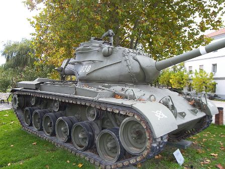 Buenas noches a todos

El caso es que me dispongo a hacer una maqueta de mi carro favorito: el M-47E1 20