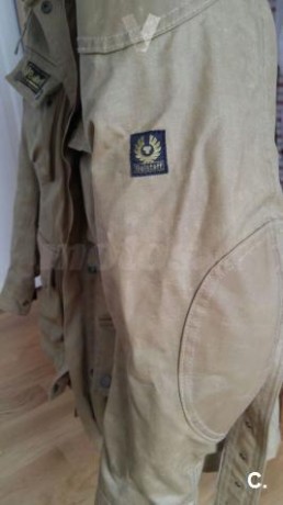 Hola vendo chaqueta belstaff Tourist trophy para moto, con protecciones homologadas y desmontables en 12