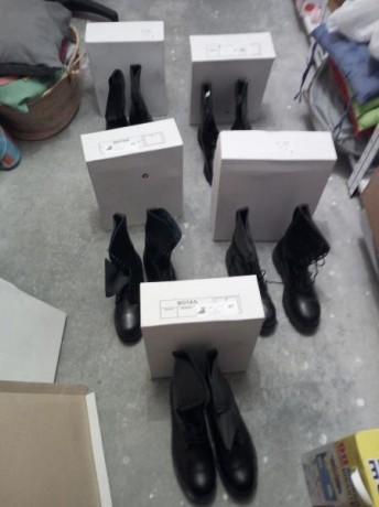 Vendo botas militares para caza,seguridad,ejercito,etc...Varias tallas:2 nº 45,2 nº46 y una numero 47.Precio 02