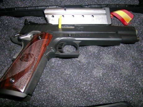 Las dos compradas nuevas hace menos de un año impecables en F  Madrid y Málaga
STI   euros
Walther euros 01