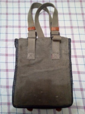 Bolsa de paqueo de los francotiradores Yugoslavos que usaban el m76 en la guerra de los Balcanes.  
40 00