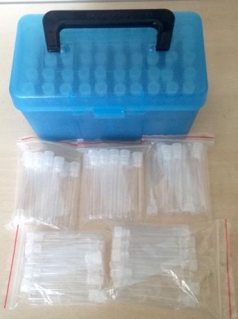 Hola.
Pongo a la venta esta caja de munición apta para transportar los tubos de plástico para las cargas 01