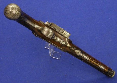 Voy a colocar unas fotos de un arma larga alemana de llave de mecha del siglo XVI. 162