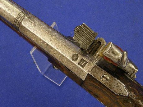 Voy a colocar unas fotos de un arma larga alemana de llave de mecha del siglo XVI. 161