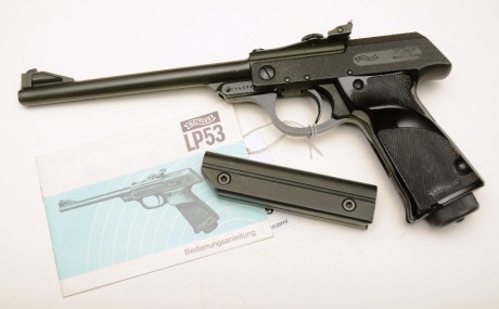 VENDO PISTOLA CLASICA WALTHER LP53  de muelle, calibre 4,5 en perfecto estado de conservacion y accesorios

PRECIO 20