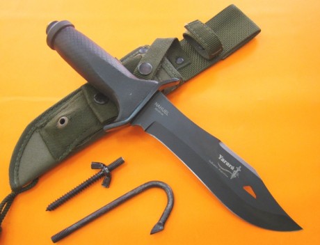 Estimados amigos, desde siempre me han gustado los cuchillos de monte, tengo una pequeña coleccion de 41
