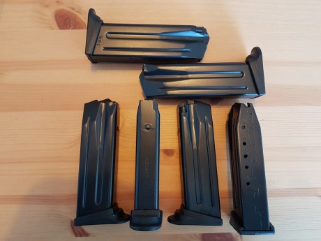 Hola,
Me sobran unos cargadores de H&K USP Comp. de 9mm, nuevos sin estrenar, originales. 13 cartuchos, 00