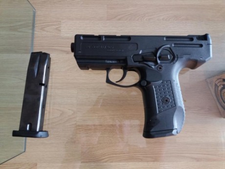 Nueva, a estrenar, dos cargadores de 16 cartuchos , calibre 9 mm PAK, disparo semiautomático. Entrego 00