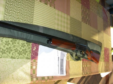 Vendo escopeta Browning modelo Light Twelve (Auto5) está en muy buen estado, solo algún pequeño rasguño 02