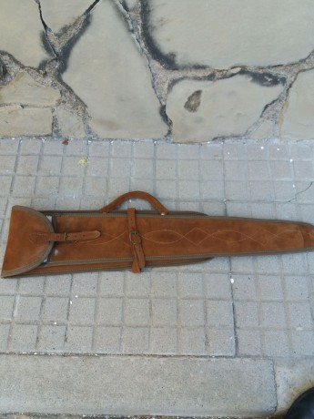 Vendo dos escopetas, están muy bien cuidadas y van perfectas.
La  primera es marca Búfalo calibre 12, 10