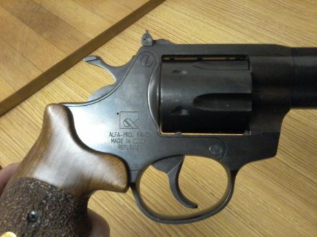 vendo revolver calibre 32 alfa proyet de 6"
muy buen estado 250 tiros
esta en madrid
precio 390 mas 00